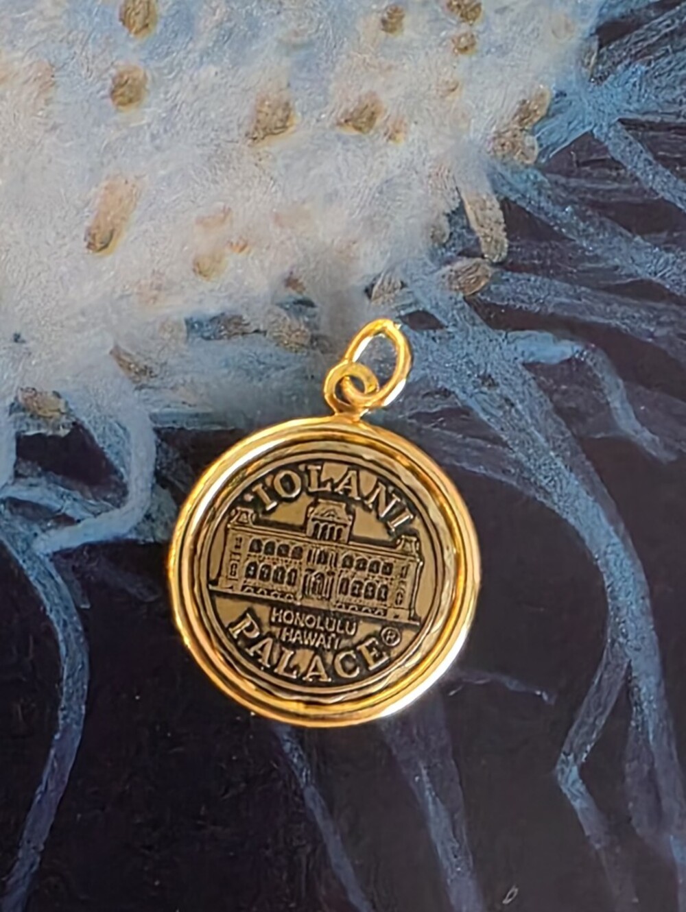 Vintage Iolani Palace Hawaii Pendant Original Box Honolulu Hawaiiana Gold Charm
